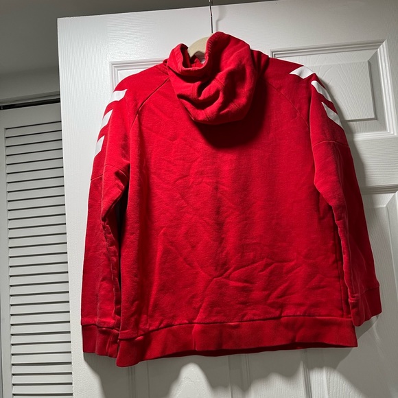 - - - - Adidas Unisex sweatshirt & hoodies red, used in good condition. - Picture 2 of 6